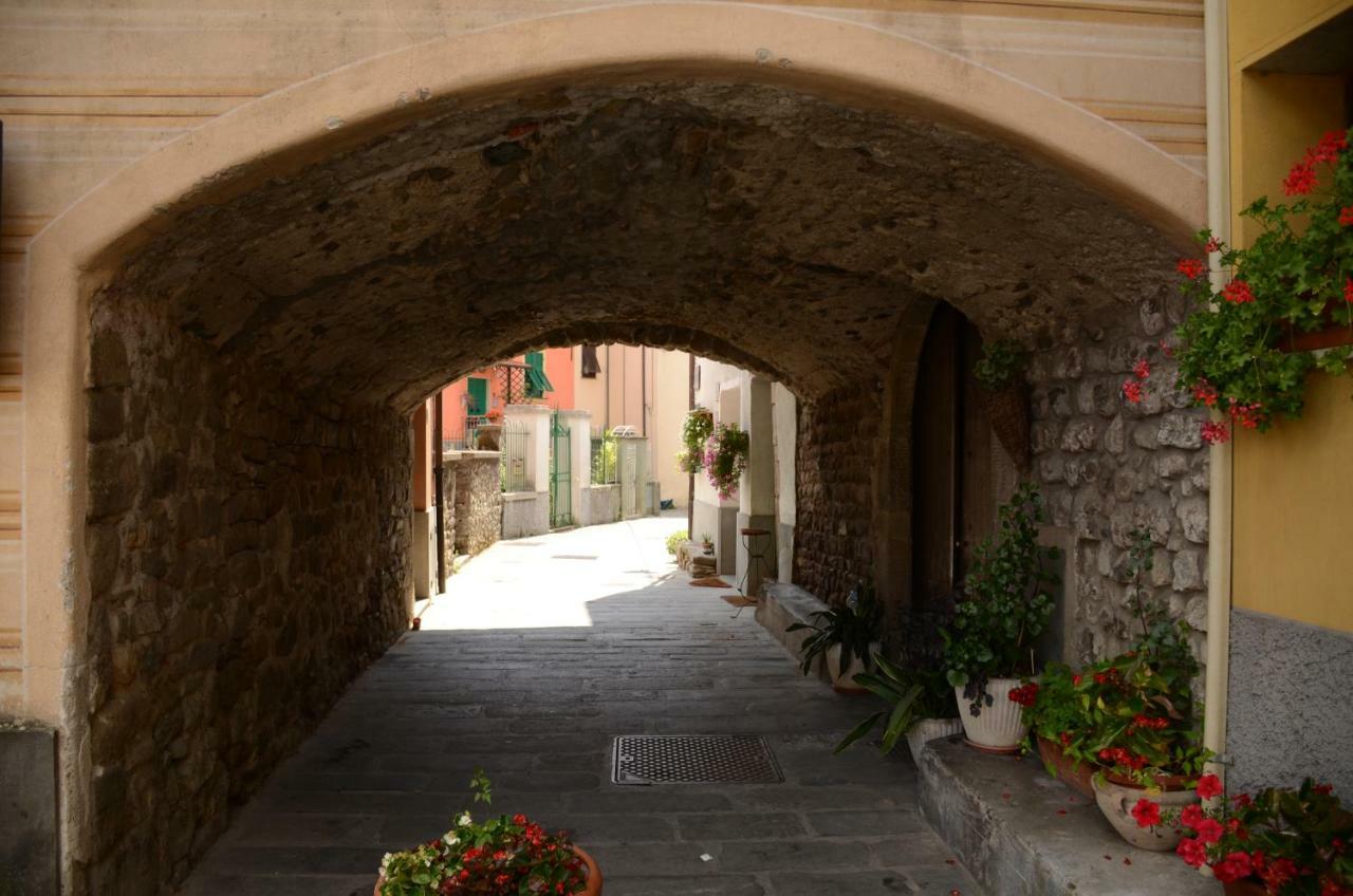 Апартаменти Antico Borgo Бруньято Екстер'єр фото